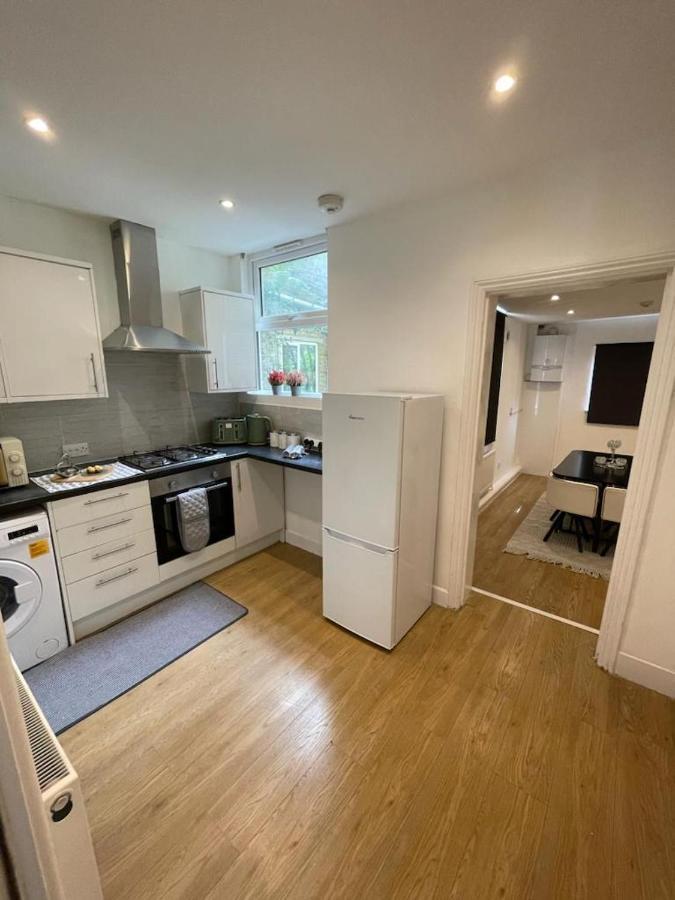 House By Araminta Houslow Apartment Hounslow Exterior photo